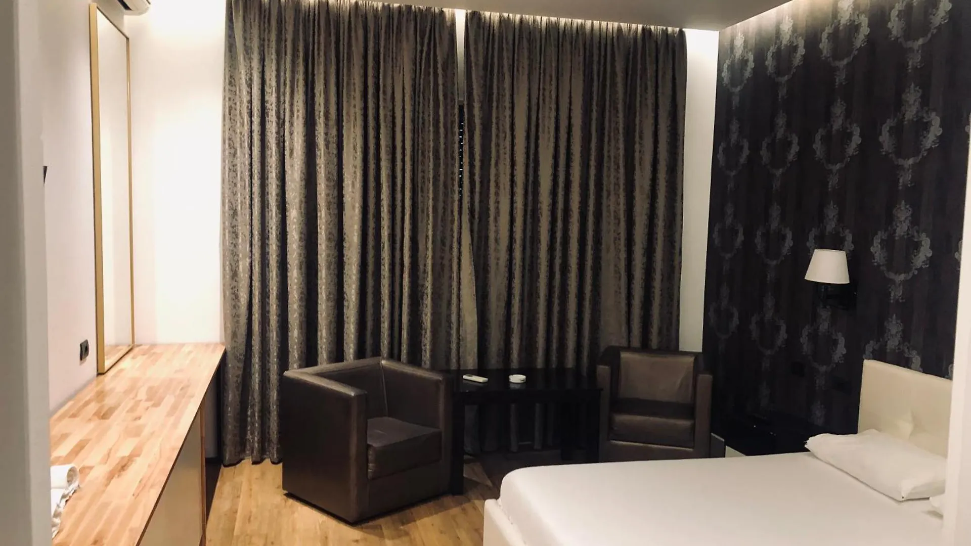 Aurelis Hotel Bërxull