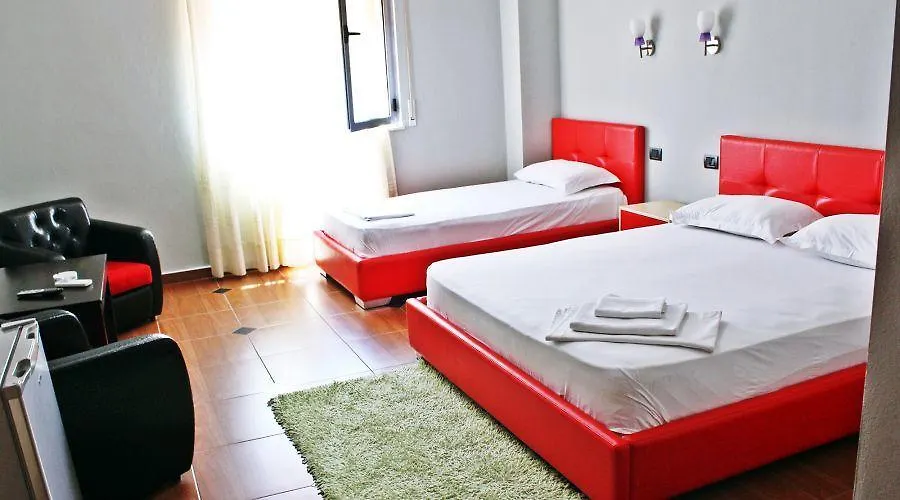 Aurelis Hotel Bërxull 4*,